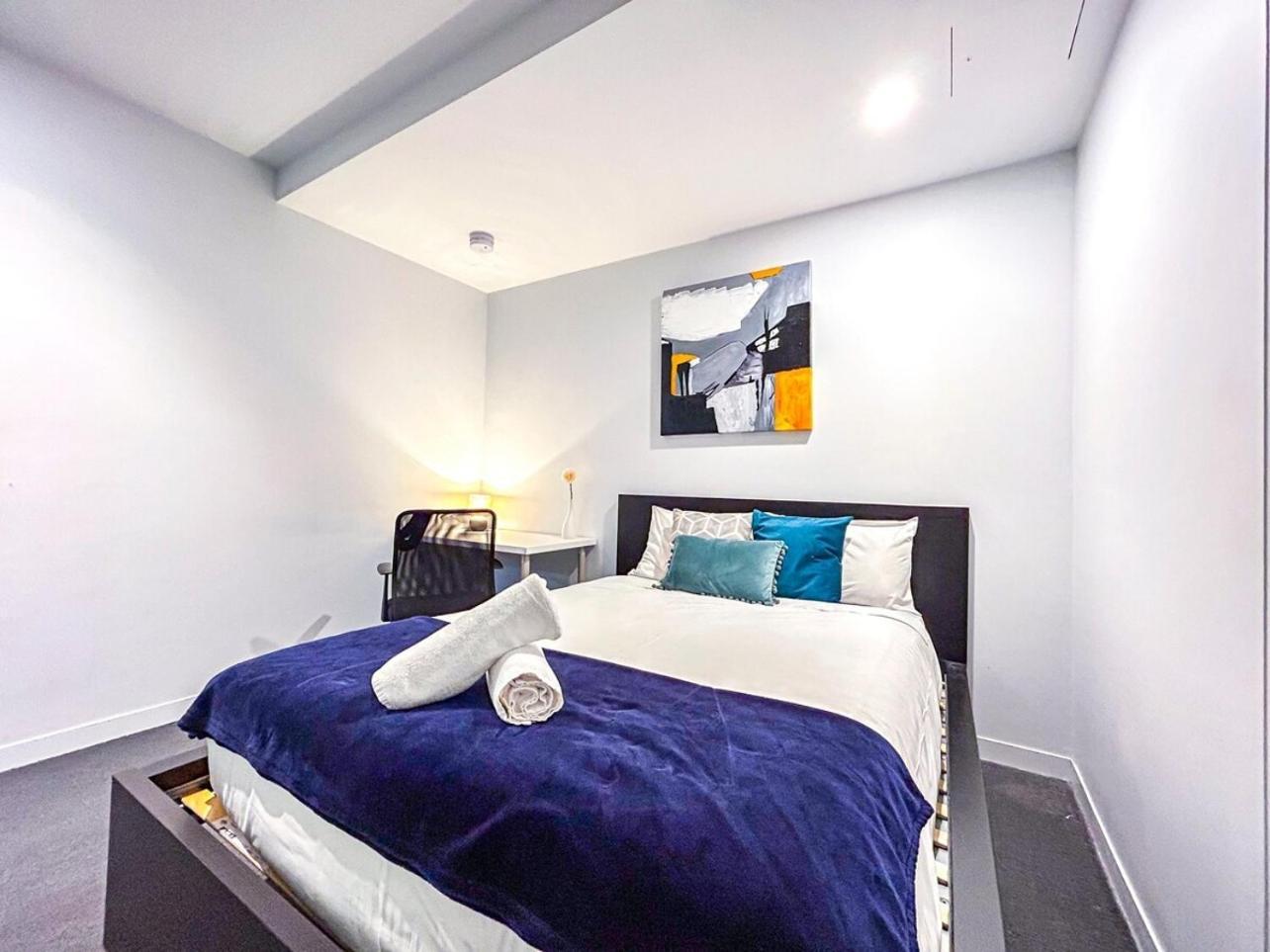 Fantastic View 2br1ba In Cbd Wifi Balcony Apartment