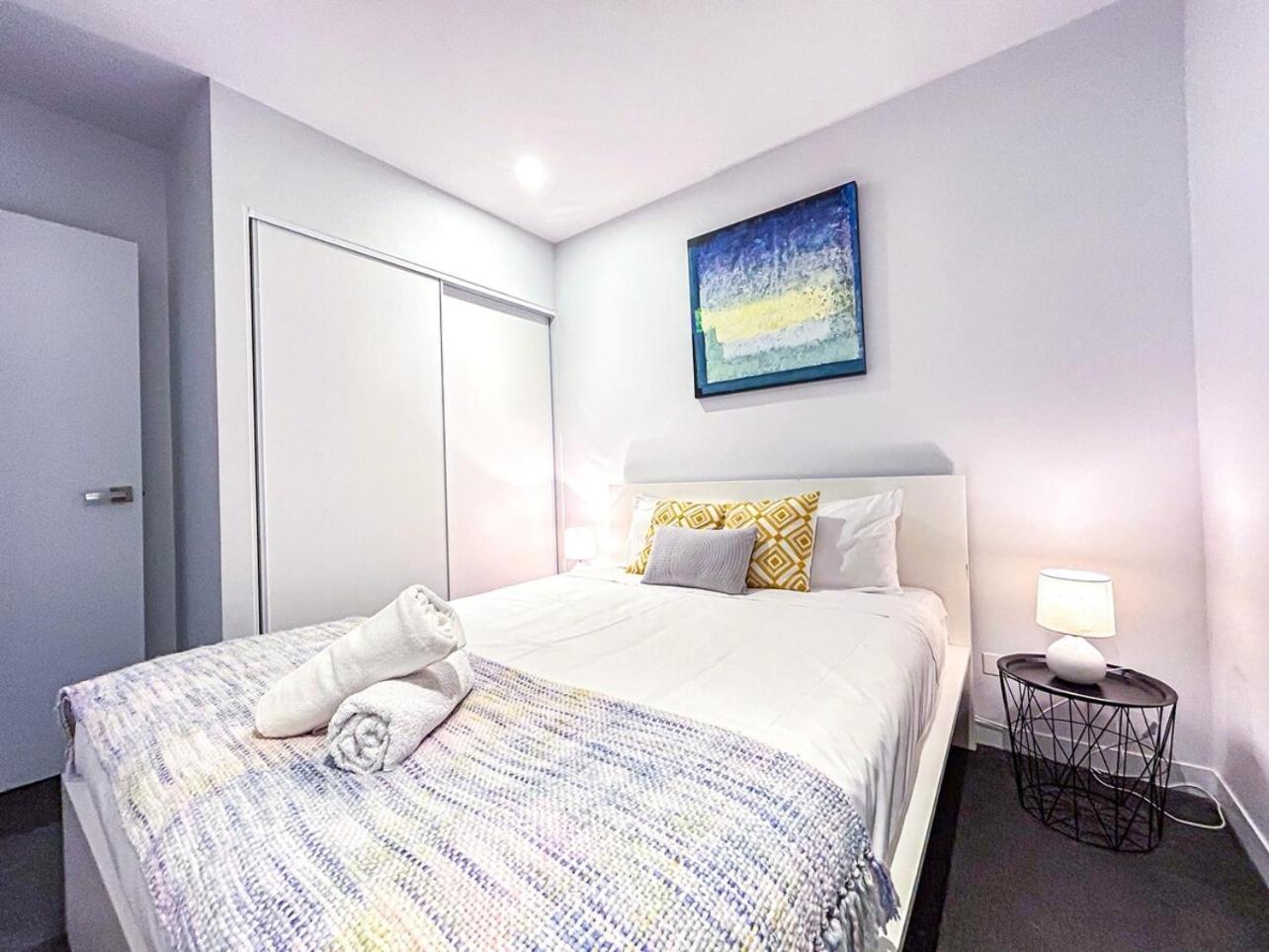 Fantastic View 2br1ba In Cbd Wifi Balcony Apartment *